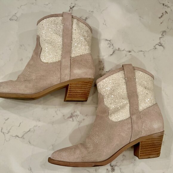 Dolce Vita “Sean” Ivory Suede Western Bootie – Size 7.5 - Worn Once - Picture 2 of 5